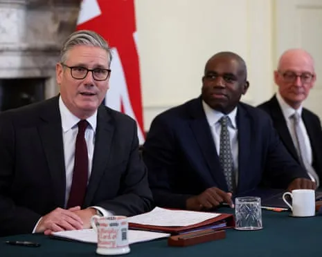 Starmer Presides Over Cabinet Meeting Amid Increasing Strains Following Resignation of Key Staffer