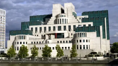 MI6 Rolls Out Dark Web Gateway to Attract Intelligence Sources in the Russian Federation
